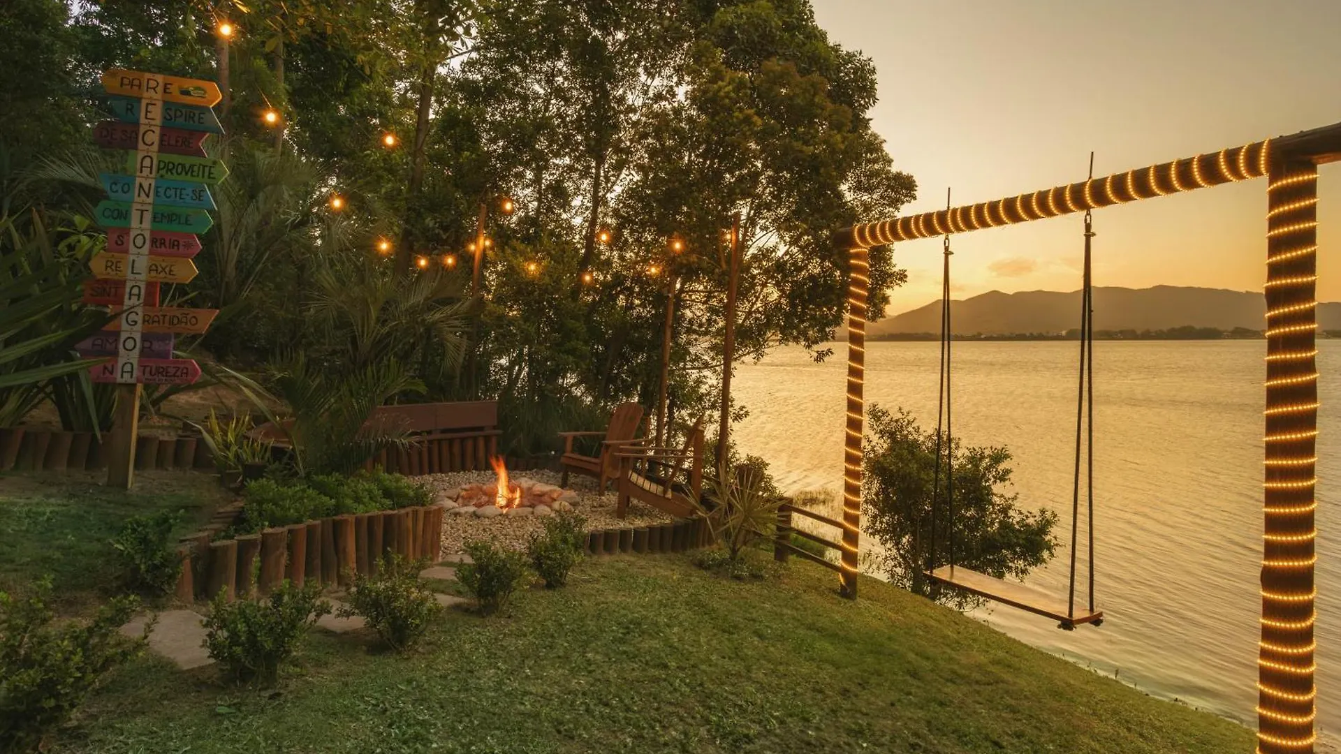 Recanto Lagoa - Casas Completas Na Beira Da Lagoa Com Piscina Aquecida, Jacuzzi Privativa, Mesa De Sinuca E Muito Mais Praia do Rosa Casa de Férias