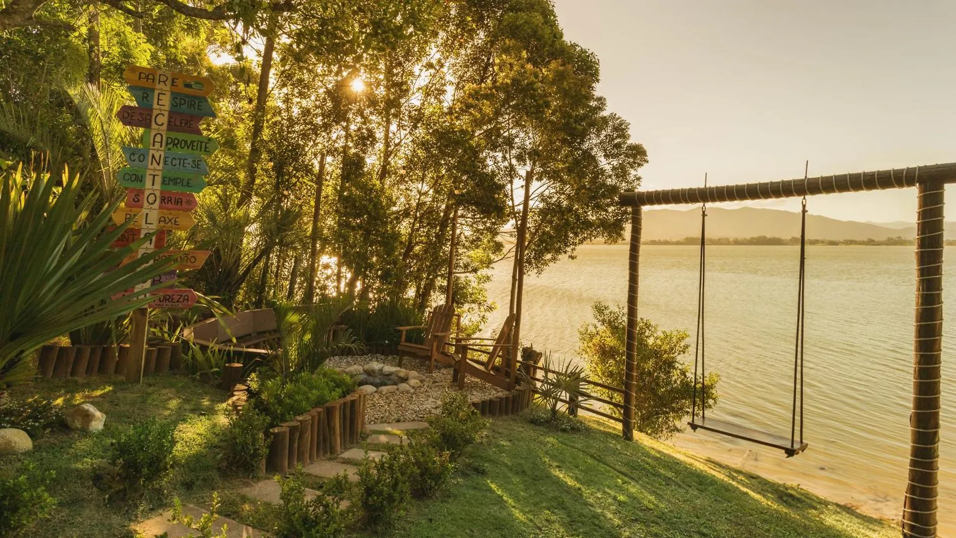 Recanto Lagoa - Casas Completas Na Beira Da Lagoa Com Piscina Aquecida, Jacuzzi Privativa, Mesa De Sinuca E Muito Mais Praia do Rosa Casa de Férias