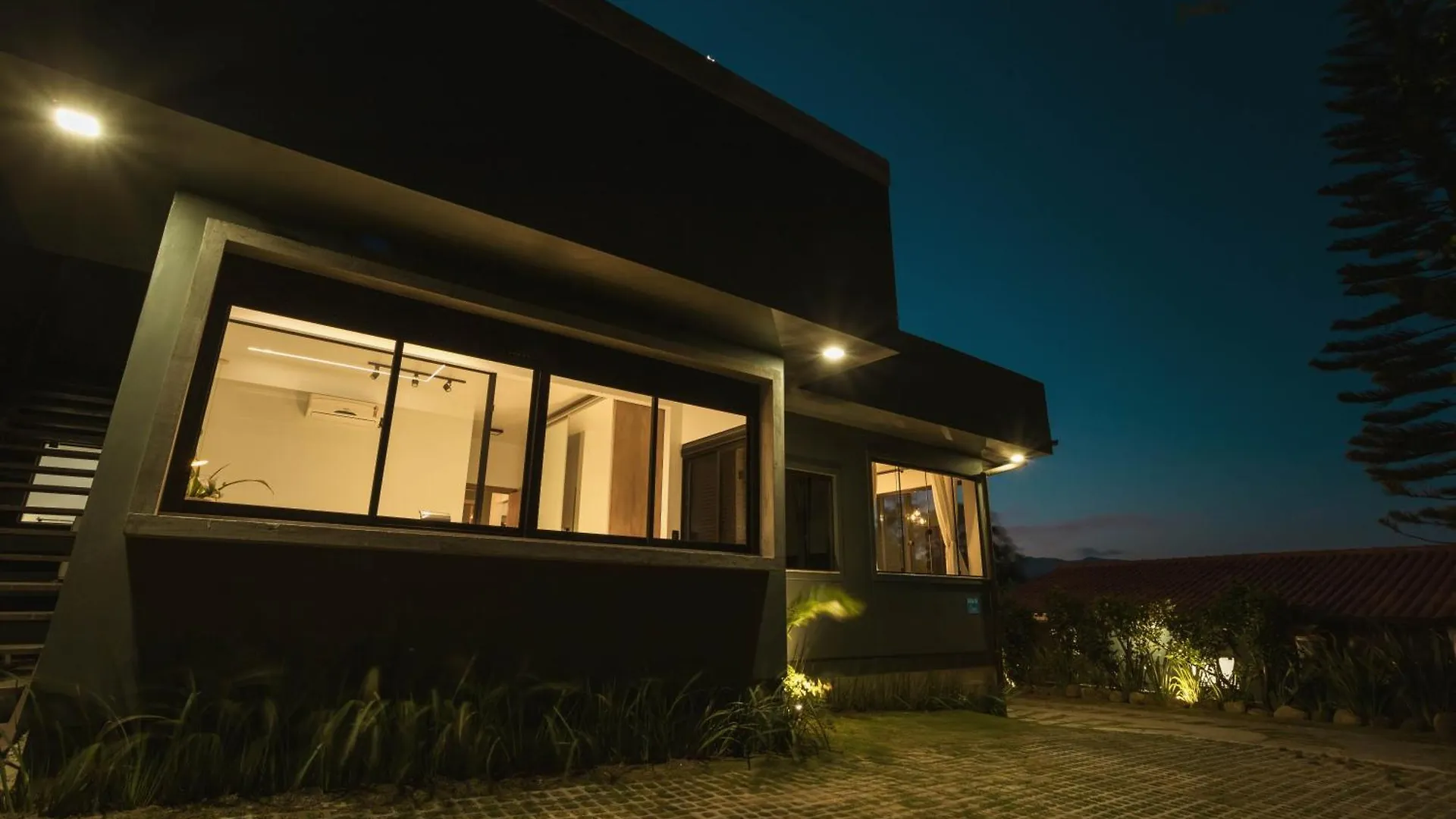 Recanto Lagoa - Casas Completas Na Beira Da Lagoa Com Piscina Aquecida, Jacuzzi Privativa, Mesa De Sinuca E Muito Mais Praia do Rosa Casa de Férias