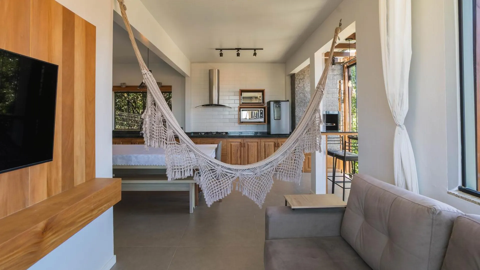 Recanto Lagoa - Casas Completas Na Beira Da Lagoa Com Piscina Aquecida, Jacuzzi Privativa, Mesa De Sinuca E Muito Mais Praia do Rosa 0*,  Brasil